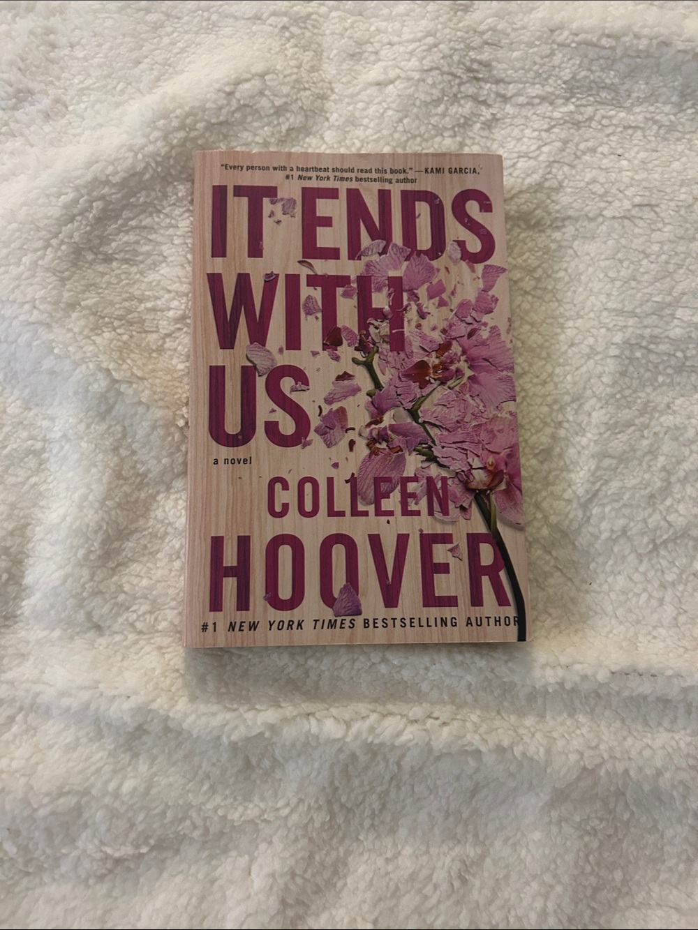 Colleen Hoover 'It Ends With Us' Paperback - Pink Floral Cover